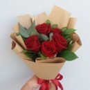 Букет из 5 красных роз