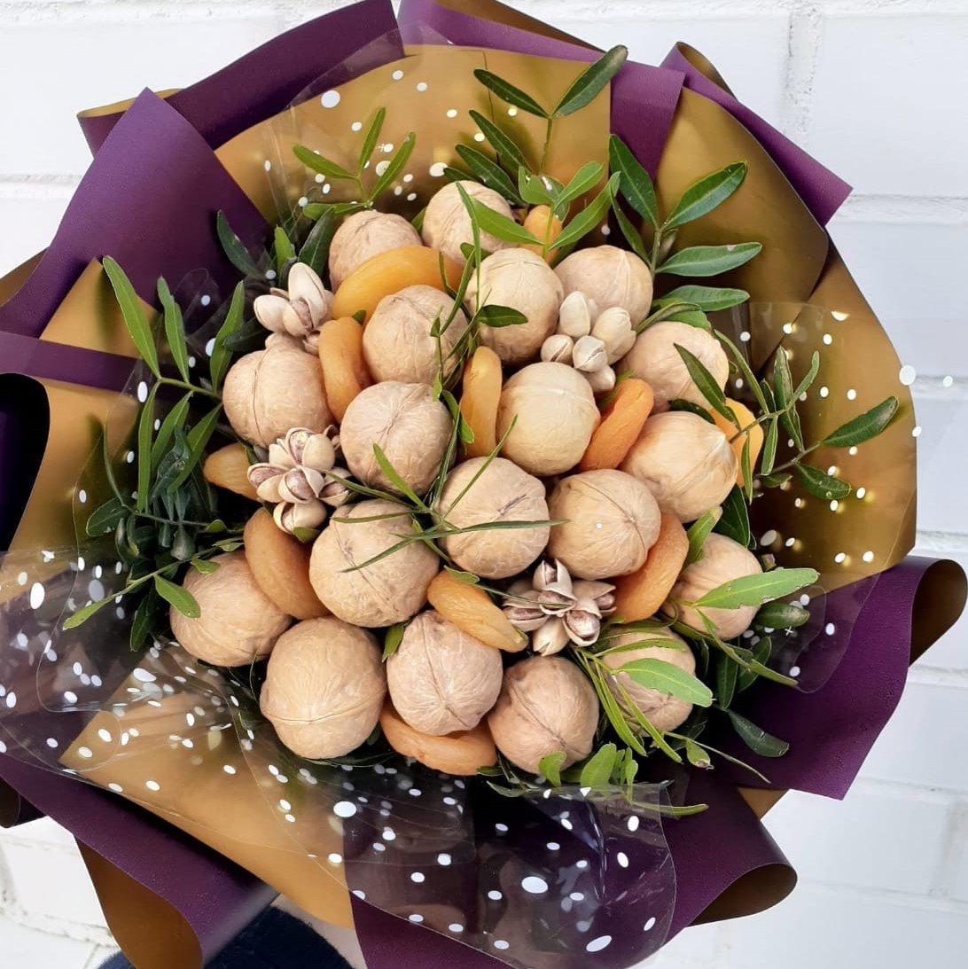 Купить Букет из орехов и сухофруктов 00474 с доставкой - Мастерская Lideski- доставка цветов, подарков, букетов Смоленск